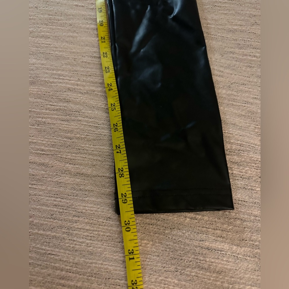 Lulu’s Vegan Leather Leggings - Picture 7 of 9
